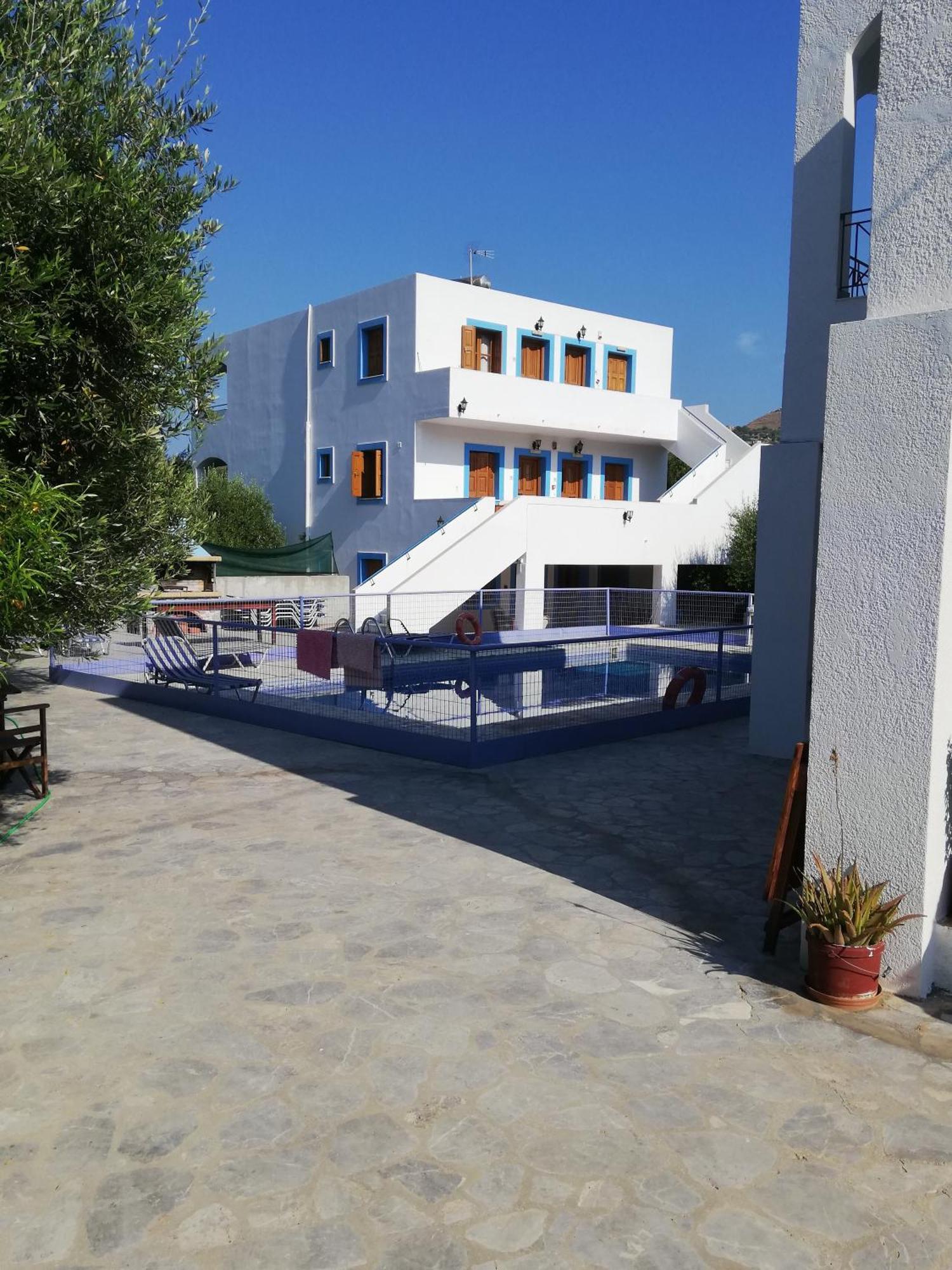 Giannis Apartments By Climbing House Panormos  Exterior photo