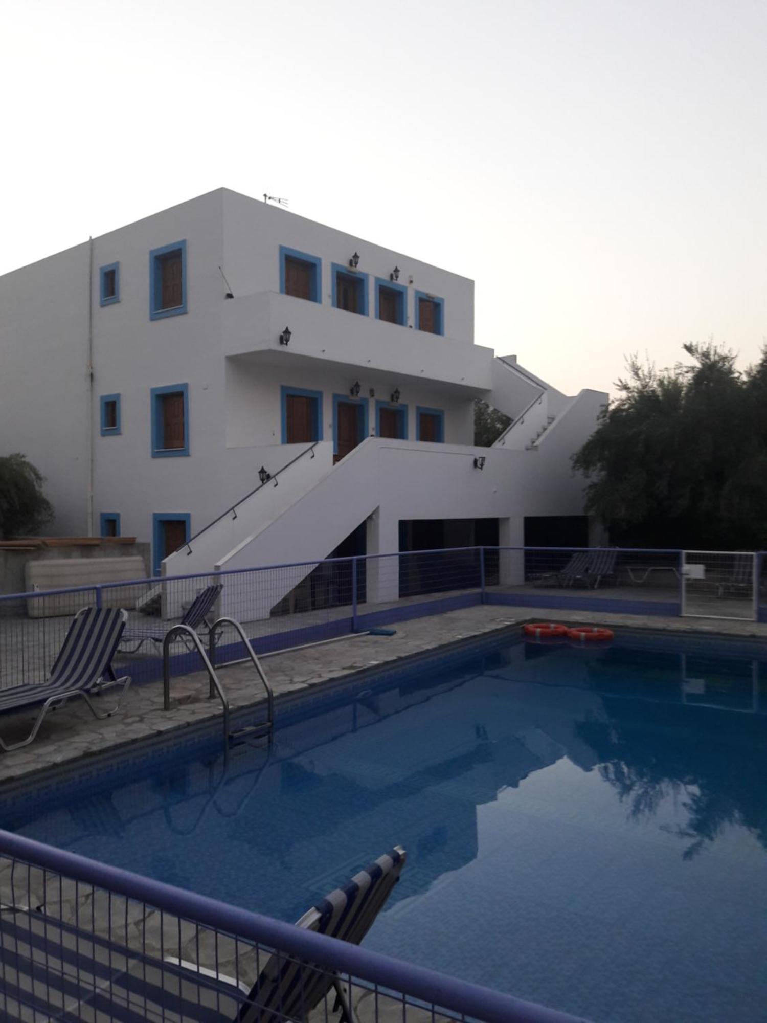 Giannis Apartments By Climbing House Panormos  Exterior photo